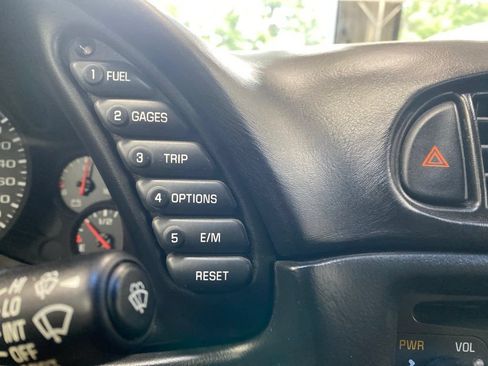 Used 2000 Chevrolet Corvette Convertible w/ Performance Handling Pkg RWD image 19