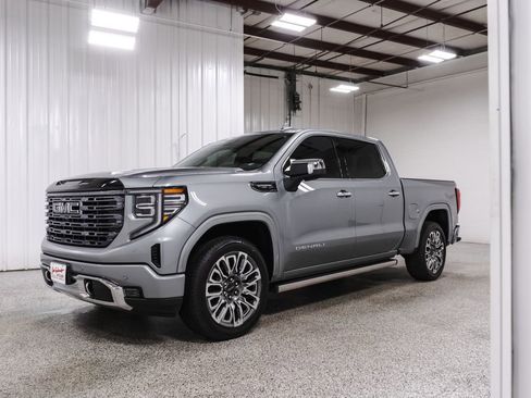 Used 2025 GMC Sierra 1500 Denali Ultimate AWD/4WD image 3