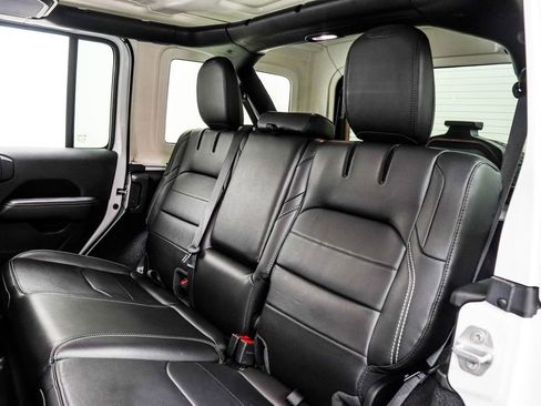 Used 2023 Jeep Wrangler Unlimited Sahara w/ Cold Weather Group image 17