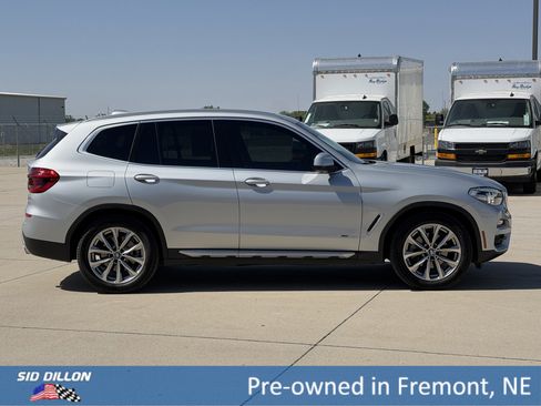 Used 2018 BMW X3 xDrive30i AWD/4WD image 3