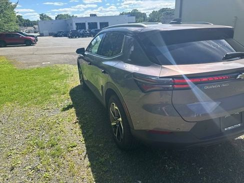 New 2026 Chevrolet Equinox EV LT AWD/4WD image 3
