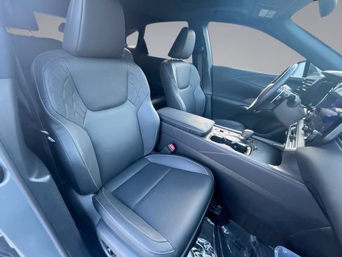 Used 2025 Lexus RX 350 Premium w/ Accessory Package (Z1) FWD image 16
