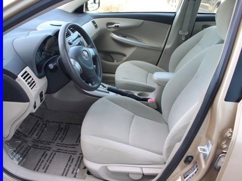 Used 2011 Toyota Corolla LE image 12