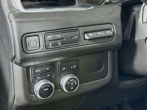 Used 2021 GMC Yukon XL Denali AWD/4WD image 10