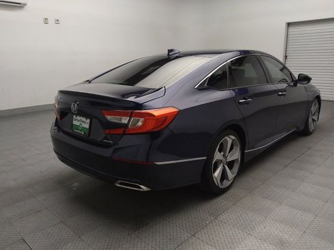 Used 2018 Honda Accord Touring image 9
