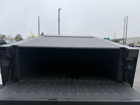 Used 2024 Tesla Cybertruck Cyberbeast AWD/4WD image 18
