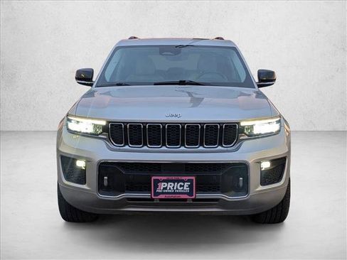 Used 2022 Jeep Grand Cherokee Overland image 2