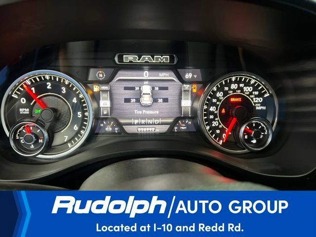 Used 2022 RAM 1500 Laramie AWD/4WD image 16