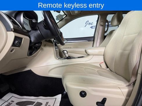 Used 2016 Jeep Grand Cherokee Laredo w/ Quick Order Package 23E AWD/4WD image 13