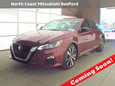 Used 2022 Nissan Altima 2.5 SR image 1
