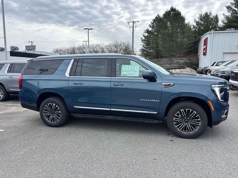 New 2026 GMC Yukon XL Elevation w/ Elevation Premium Package image 2