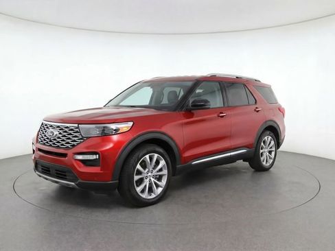 Certified 2023 Ford Explorer Platinum w/ Technology Package AWD/4WD image 1