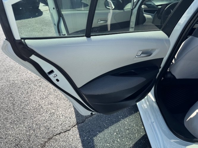 Used 2020 Toyota Corolla LE FWD image 12