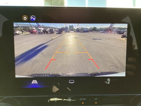 Used 2025 Chevrolet Colorado W/T w/ WT Custom Package image 19