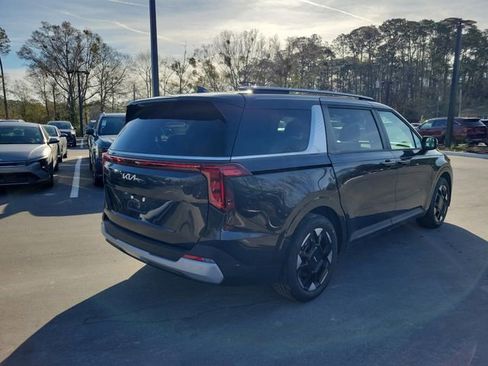 New 2026 Kia Carnival EX image 2