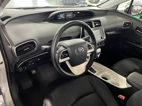 Certified 2016 Toyota Prius Four w/ Advanced Technology Package FWD image 13
