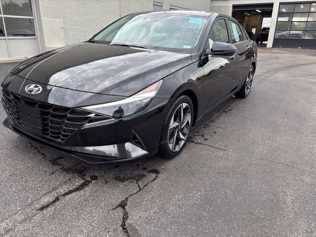Used 2023 Hyundai Elantra Limited FWD image 7