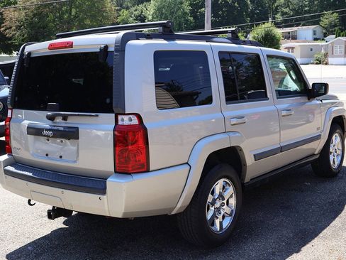 Used 2007 Jeep Commander Sport AWD/4WD image 8