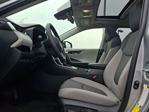 Certified 2025 Toyota RAV4 XLE w/ Convenience Package AWD/4WD image 15