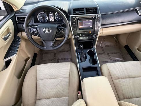 Used 2017 Toyota Camry LE FWD image 7