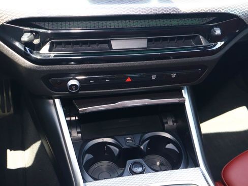 Used 2025 BMW 330i Sedan w/ M Sport Package RWD image 26
