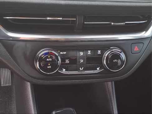 Used 2024 Buick Envista Preferred w/ Convenience I Package image 9