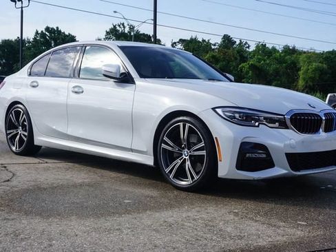 Used 2021 BMW 330i Sedan w/ M Sport Package RWD image 2