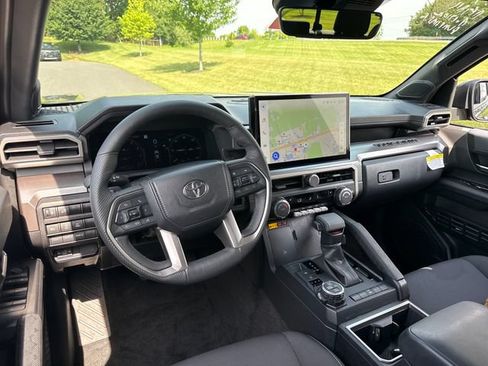 Certified 2024 Toyota Tacoma TRD Off-Road w/ TRD Off Road Upgrade Package AWD/4WD image 19