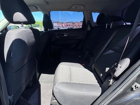 Used 2020 Nissan Rogue S FWD image 17