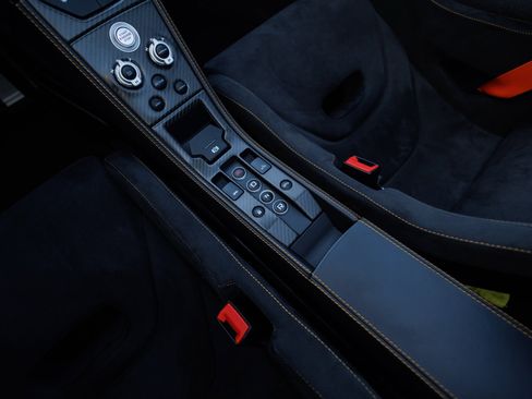 Used 2016 McLaren 675LT Spider image 57