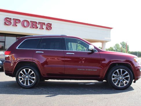 Used 2018 Jeep Grand Cherokee Overland image 3