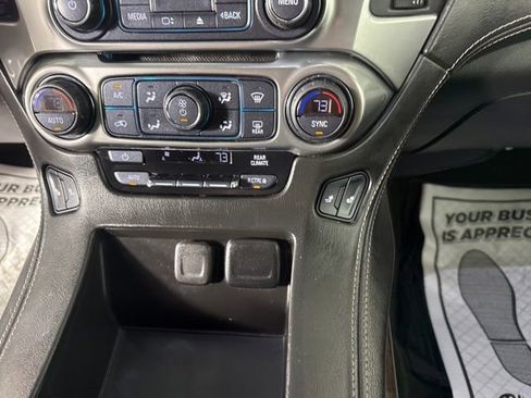 Used 2018 Chevrolet Suburban LT image 38