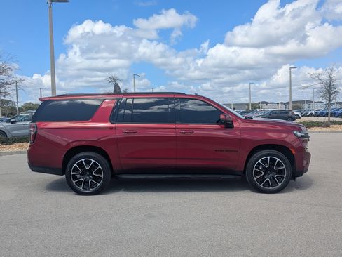 Used 2022 Chevrolet Suburban RST w/ Luxury Package image 4