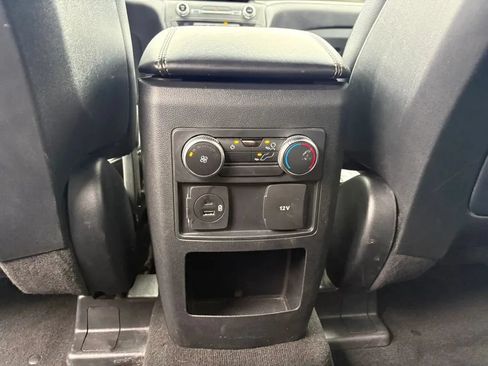 Used 2020 Ford Explorer XLT w/ Equipment Group 202A AWD/4WD image 12