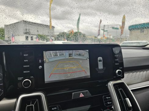 Used 2022 Kia Sorento S w/ Panoramic Sunroof Package FWD image 27