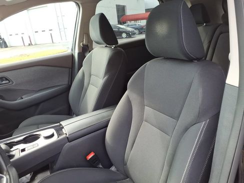 Used 2023 Nissan Rogue S AWD/4WD image 12