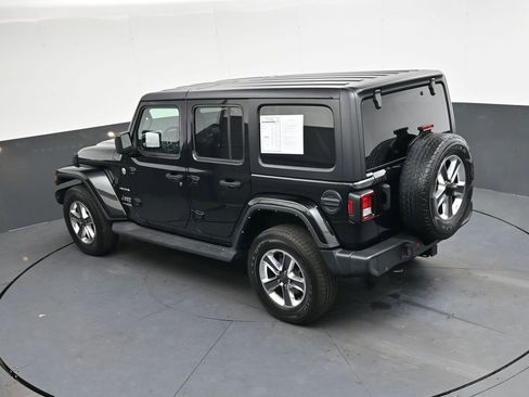 Used 2022 Jeep Wrangler Unlimited Sahara w/ Dual Top Group image 34