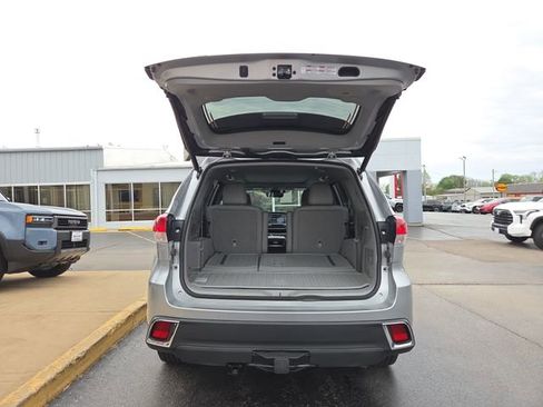 Used 2019 Toyota Highlander Limited Platinum AWD/4WD image 10