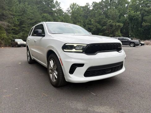 Used 2024 Dodge Durango GT RWD image 4