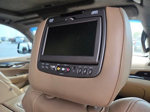 Used 2019 Cadillac Escalade Platinum AWD/4WD image 27