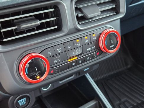 Used 2023 Ford Maverick Lariat w/ Lariat Luxury Package image 17