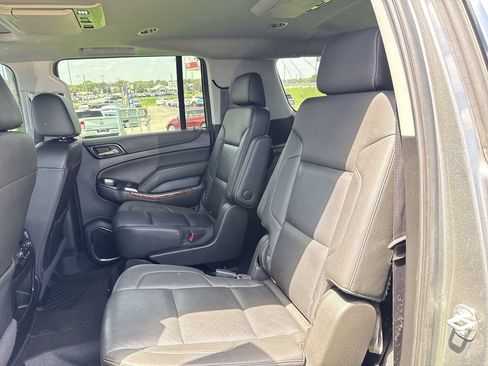 Used 2020 Chevrolet Suburban Premier AWD/4WD image 14