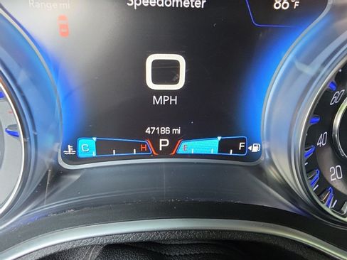 Used 2015 Chrysler 300 Limited RWD image 26