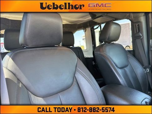 Used 2017 Jeep Wrangler Unlimited Sahara AWD/4WD image 4