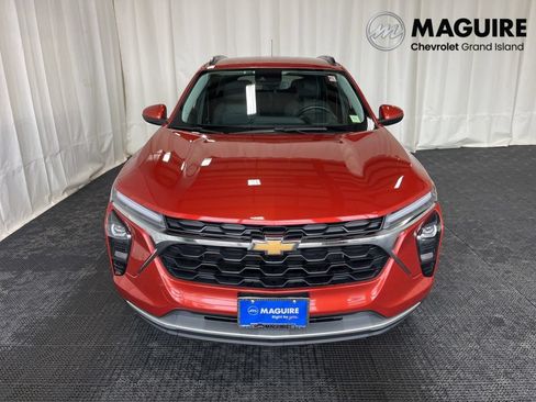 Used 2024 Chevrolet Trax LT w/ Driver Confidence Package FWD image 30
