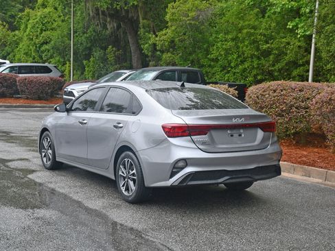 Used 2023 Kia Forte LXS FWD image 3