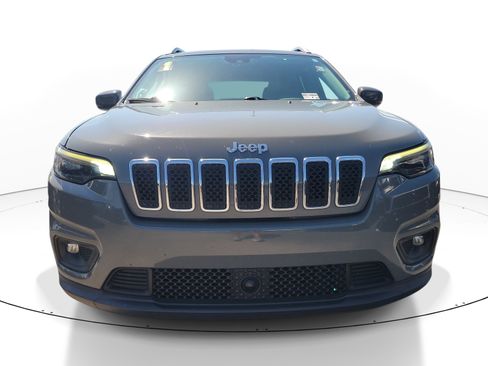 Used 2021 Jeep Cherokee Latitude Plus w/ Mopar Interior Package FWD image 2