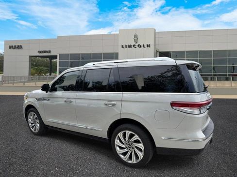 Used 2024 Lincoln Navigator Reserve AWD/4WD image 5