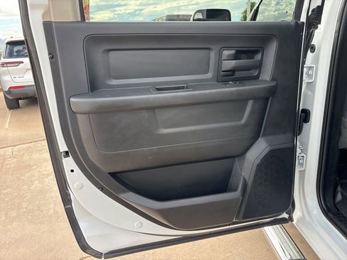 Used 2018 RAM 2500 Tradesman w/ Chrome Appearance Group AWD/4WD image 17
