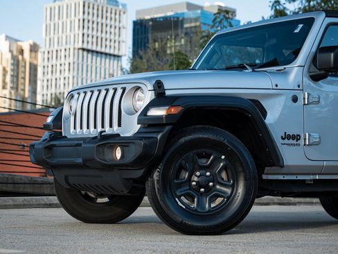 Used 2022 Jeep Wrangler Unlimited Sport image 2